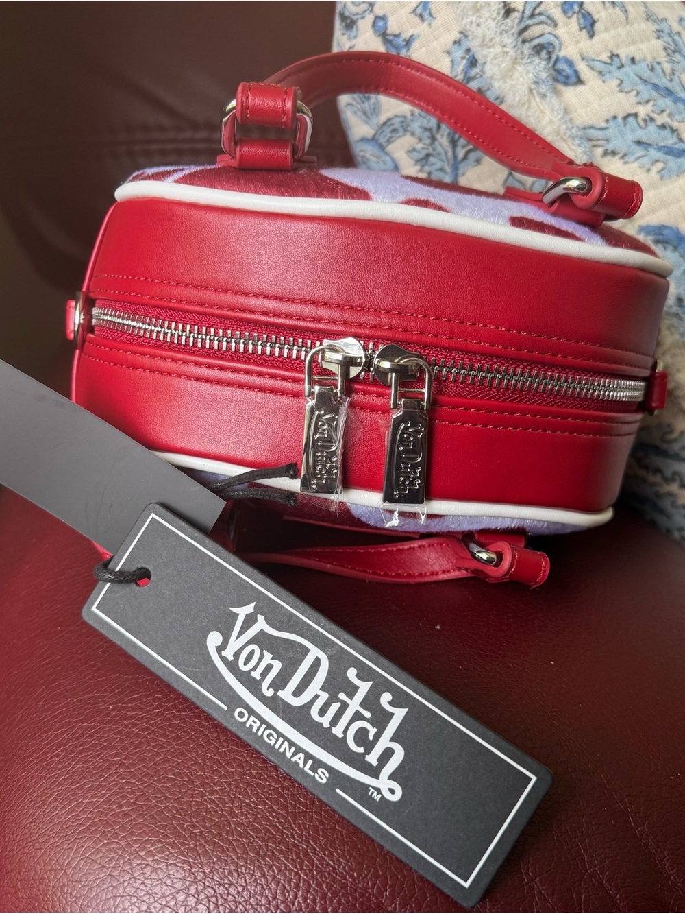Von Dutch Red & White Heart-Pattern Mini Top-Handle Bag - Picture 4 of 7